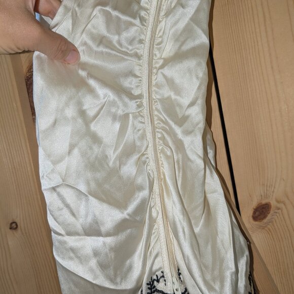 Boston Proper Silk Camisole Size 8 Scalloped Hem Side Zip Close Embroidered - Picture 6 of 9